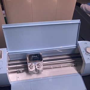 Cricut machine cmea with 3 boards teflon sheets and tools